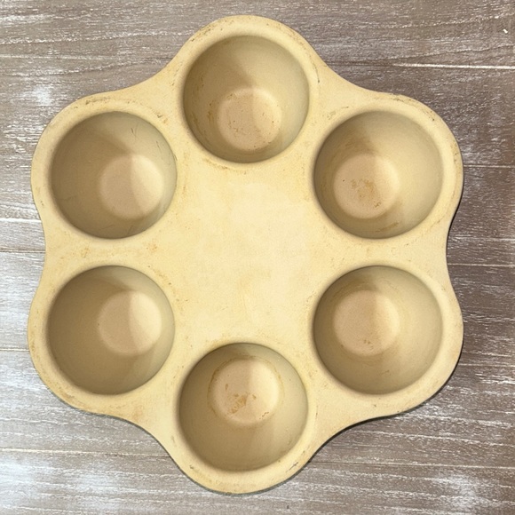 The Pampered Chef Kitchen Pampered Chef Jumbo Muffin Stone Poshmark